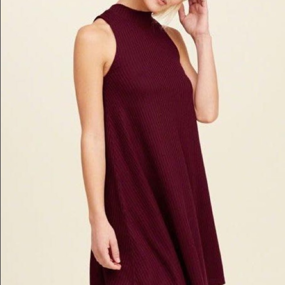 High-neck Maroon hollister dress